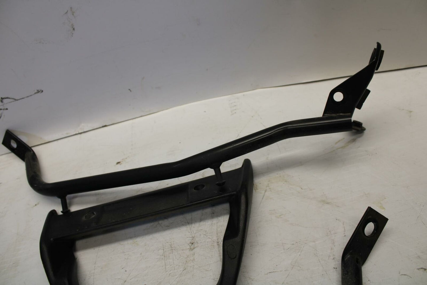 04-09 SUZUKI GS500F PASSENGER REAR  GRAB BAR HANDLE SET 46211C01D00JETN BB261