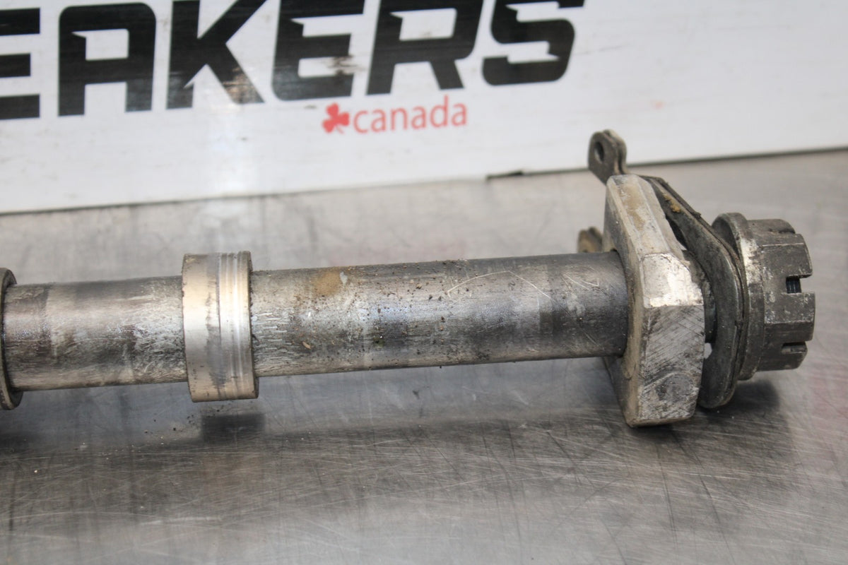 00 SUZUKI GSXR750 REAR AXLE BACK WHEEL RIM PIVOT BOLT AXEL BB820