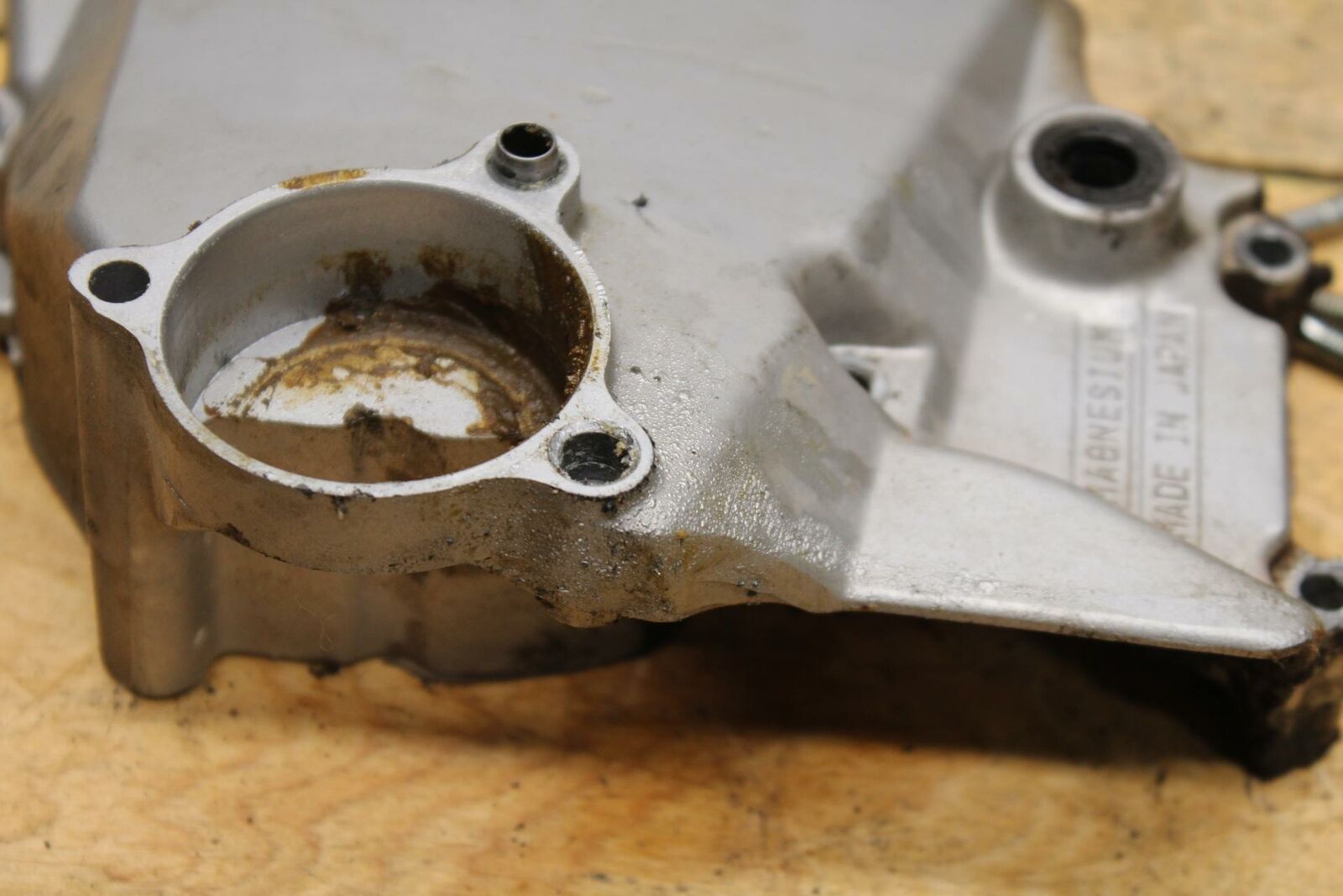 91-93 YAMAHA FZR1000 ENGINE SPROCKET COVER BB339