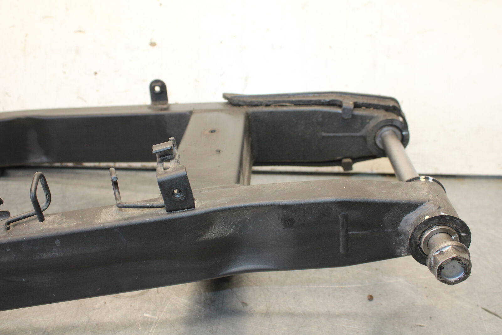 18-23 KAWASAKI NINJA 400 REAR SWINGARM BACK SUSPENSION SWING ARM BB679