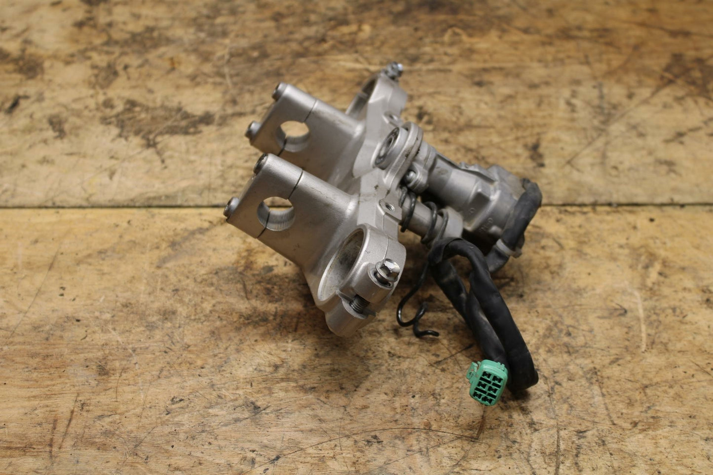 07-11 SUZUKI VSTROM 650 UPPER TREE IGNITION LOCK WITHOUT KEY BB340