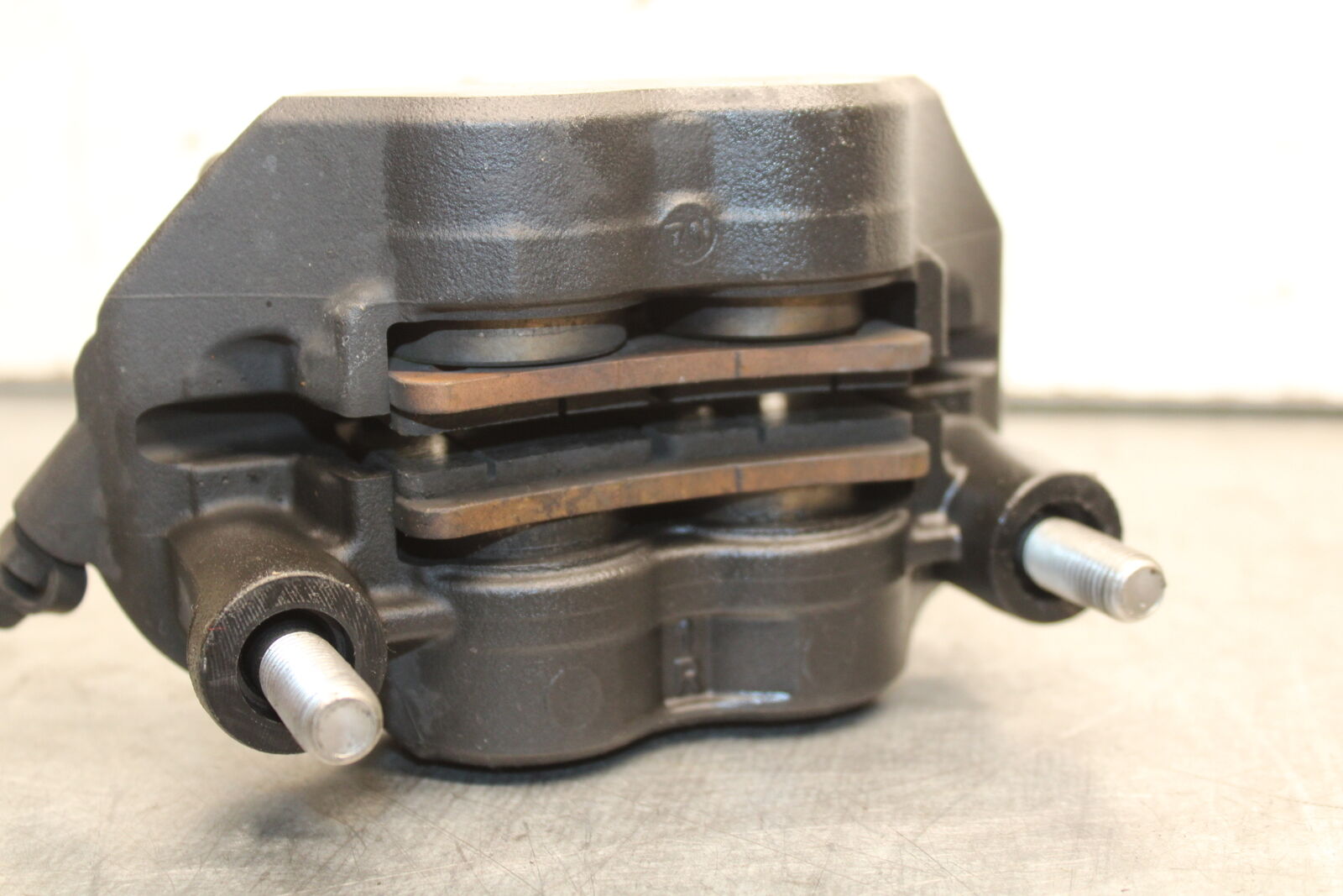 13-18 KAWASAKI NINJA ZX6R RIGHT LEFT FRONT BRAKE CALIPER SET PAIR CALIPERS BB666