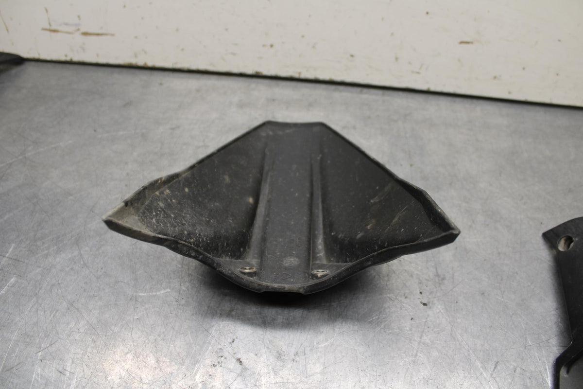 20-24 KTM 890  DUKE R REAR BACK WHEEL TIRE HUGGER FENDER BB627
