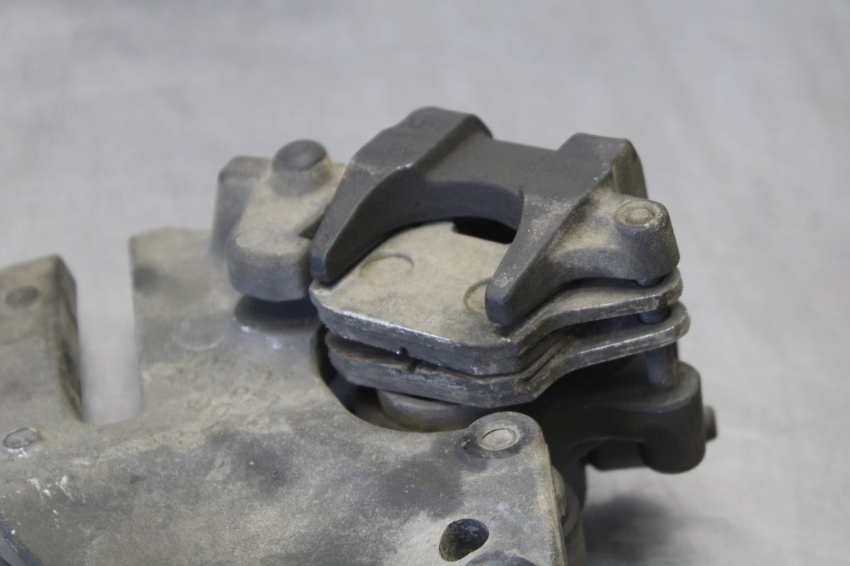 15 TRIUMPH TIGER 800 REAR BACK BRAKE CALIPER W MOUNT BRACKET BB873
