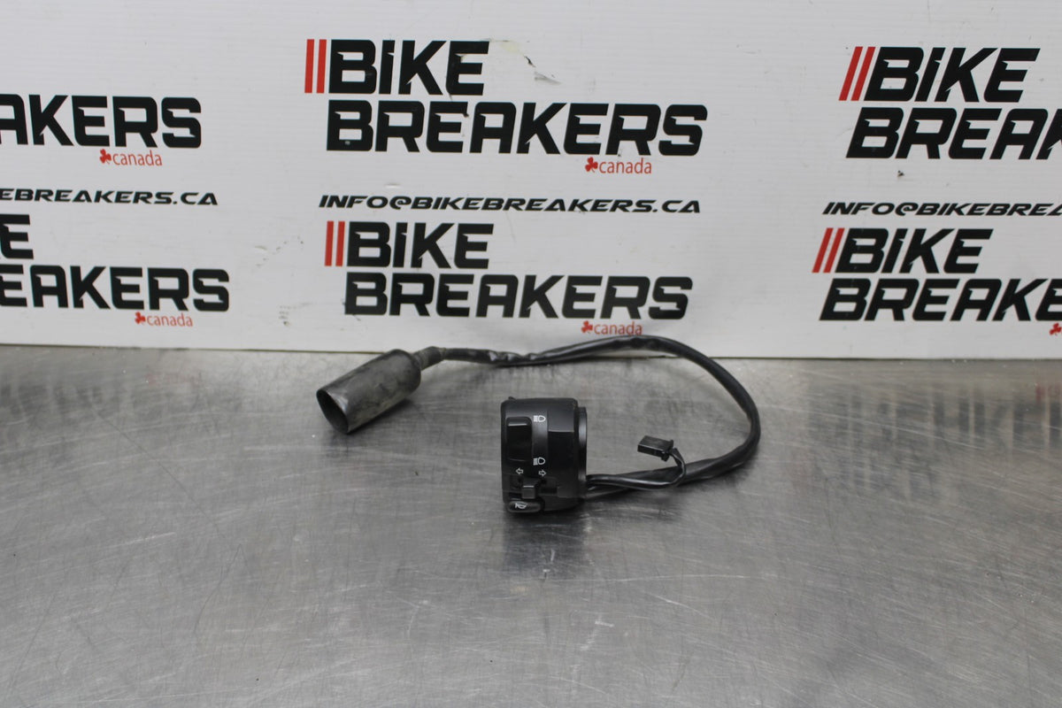 18-26 KAWASAKI Z400 LEFT CLIP ON HANDLE HORN SIGNALS SWITCH SWITCHES BB852