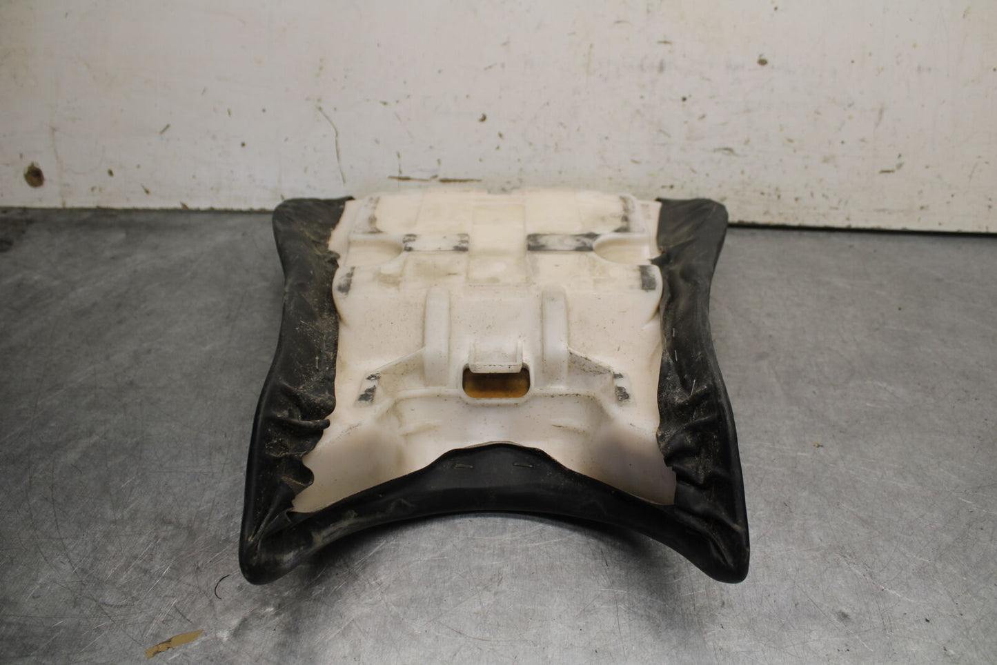 08-09 YAMAHA YZF R6S FRONT DRIVERS SEAT PAD SADDLE 5SL-24710-00-00  BB690