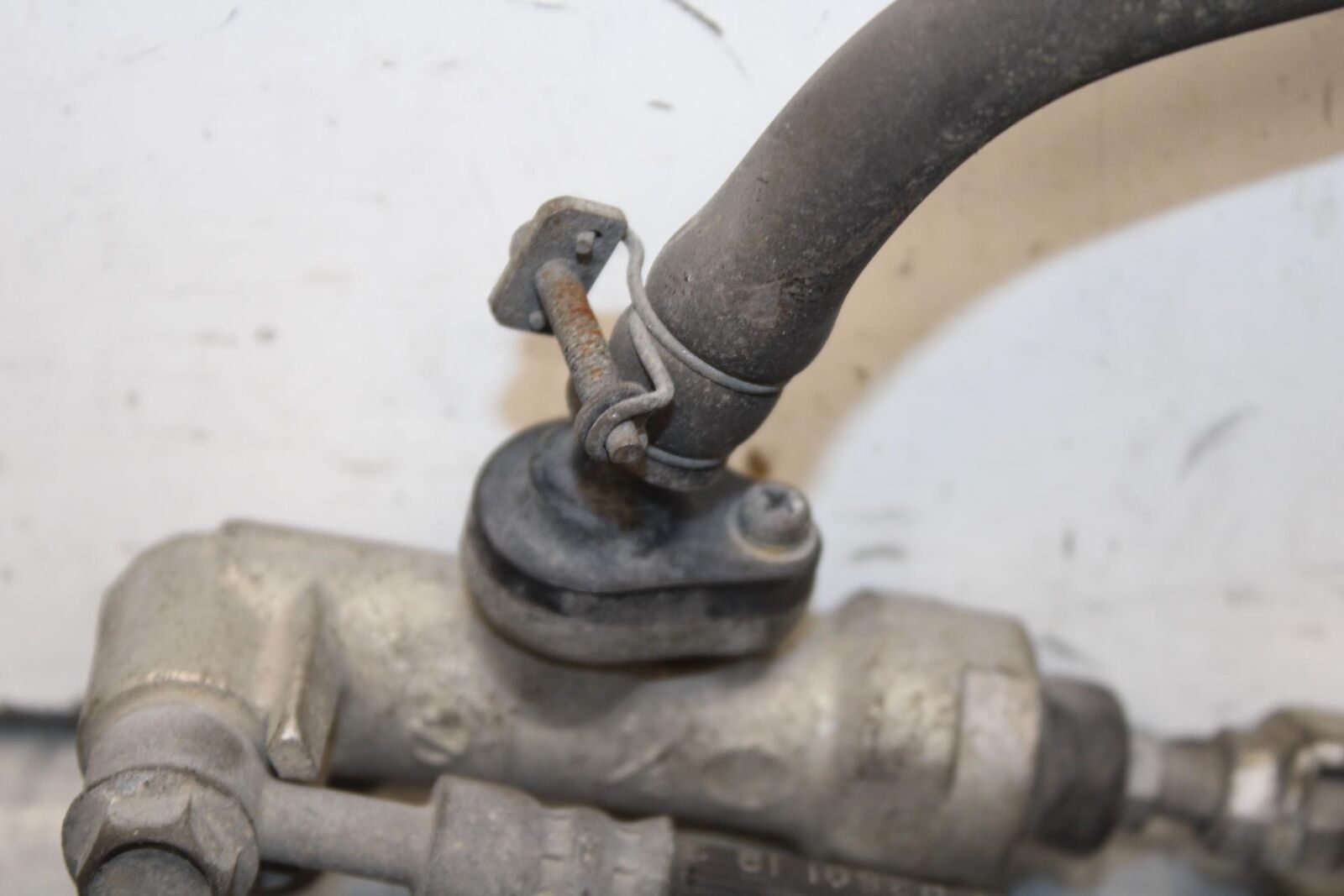 1988 Suzuki Katana 600 GSX600F REAR BACK BRAKE MASTER CYLINDER W RESERVOIR BB94