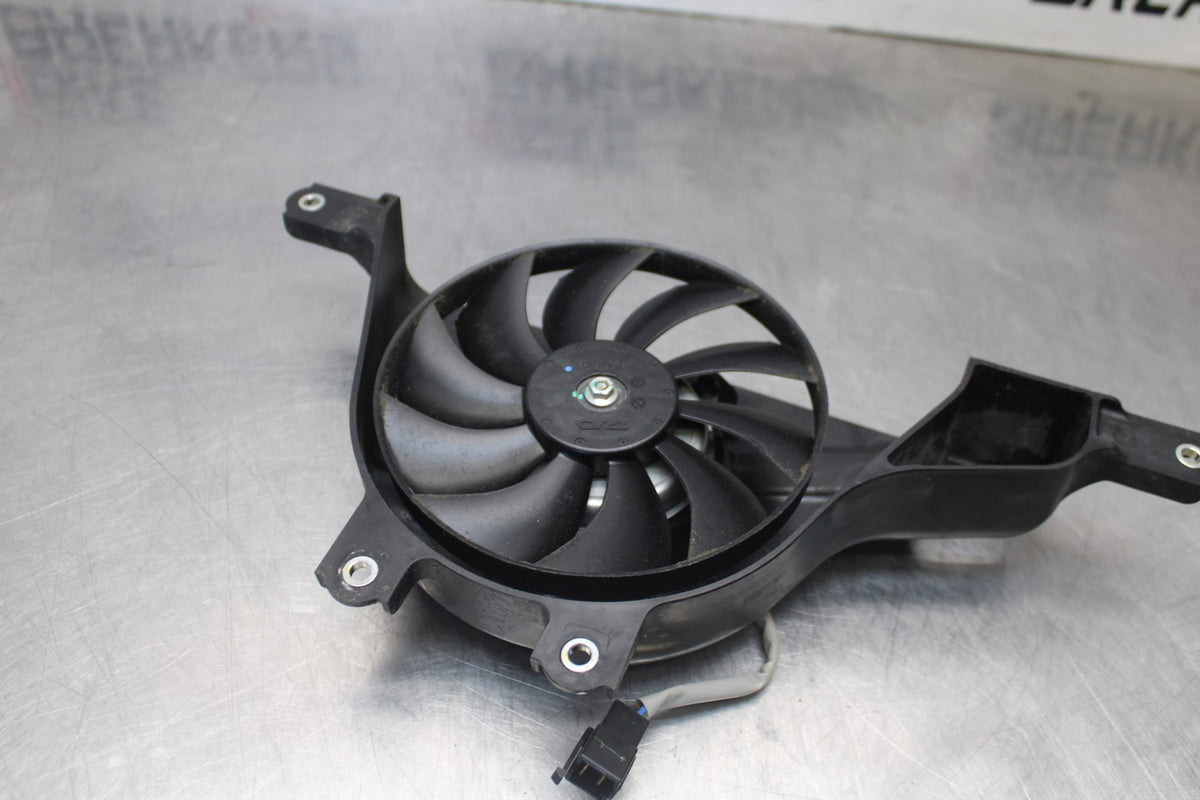 23-26 KAWASAKI NINJA ZX4RR ENGINE RADIATOR COOLING FAN BB898