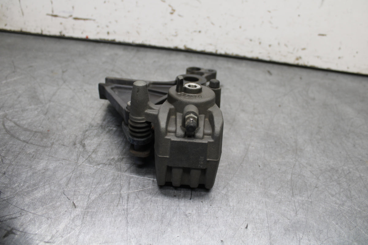 12-17 KAWASAKI ER-6N Z650 REAR BACK BRAKE CALIPER W MOUNT BRACKET BB709