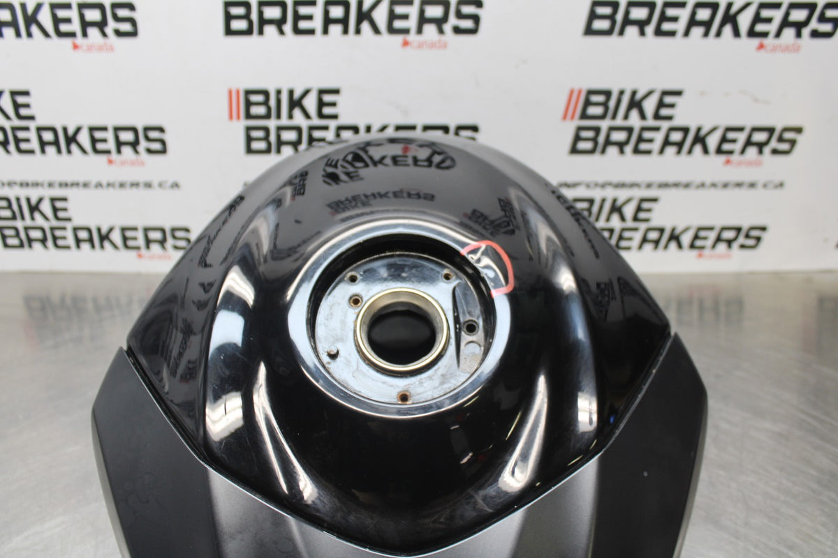 09 SUZUKI GSXR1000 GAS TANK FUEL CELL PETROL RESERVOIR BB777