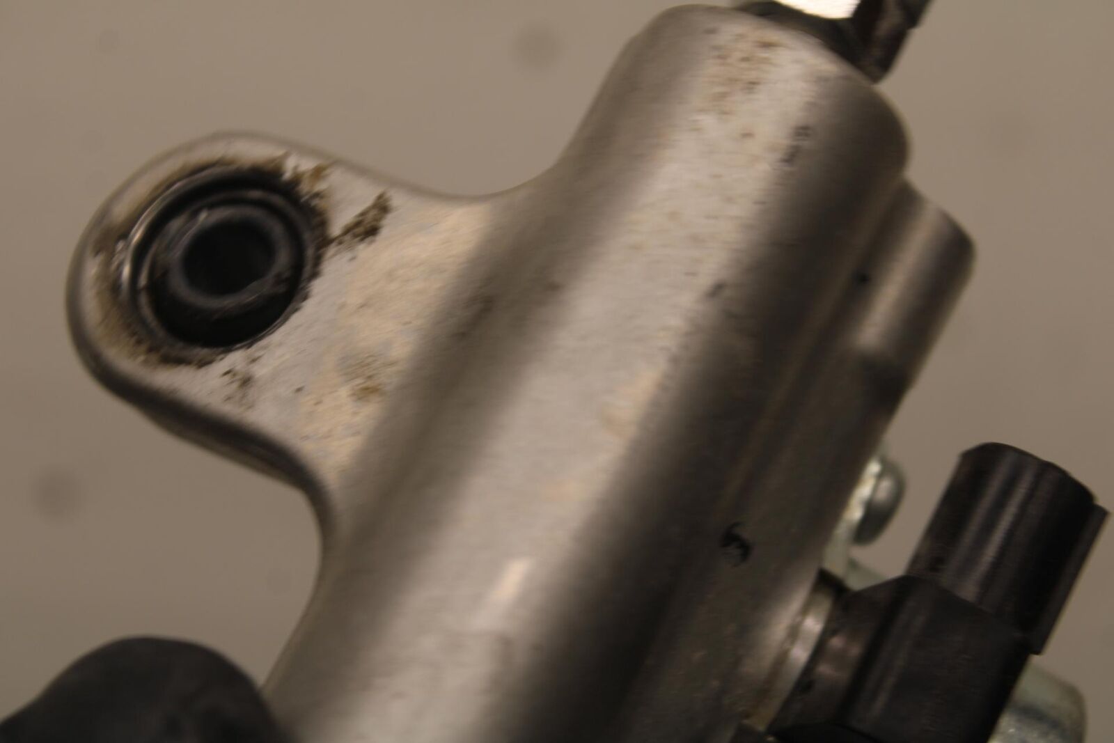 2011 Suzuki GSXR600 STEERING DAMPER STABILIZER 51750-21H10 BB605