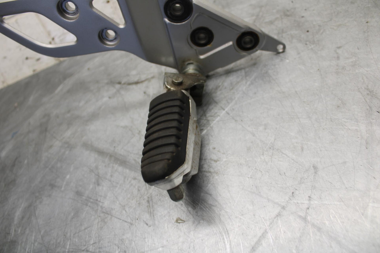 2016 Suzuki Bandit  GSF1250SA ABS RIGHT REARSET REAR SET DRIVER FOOT PEG BB509