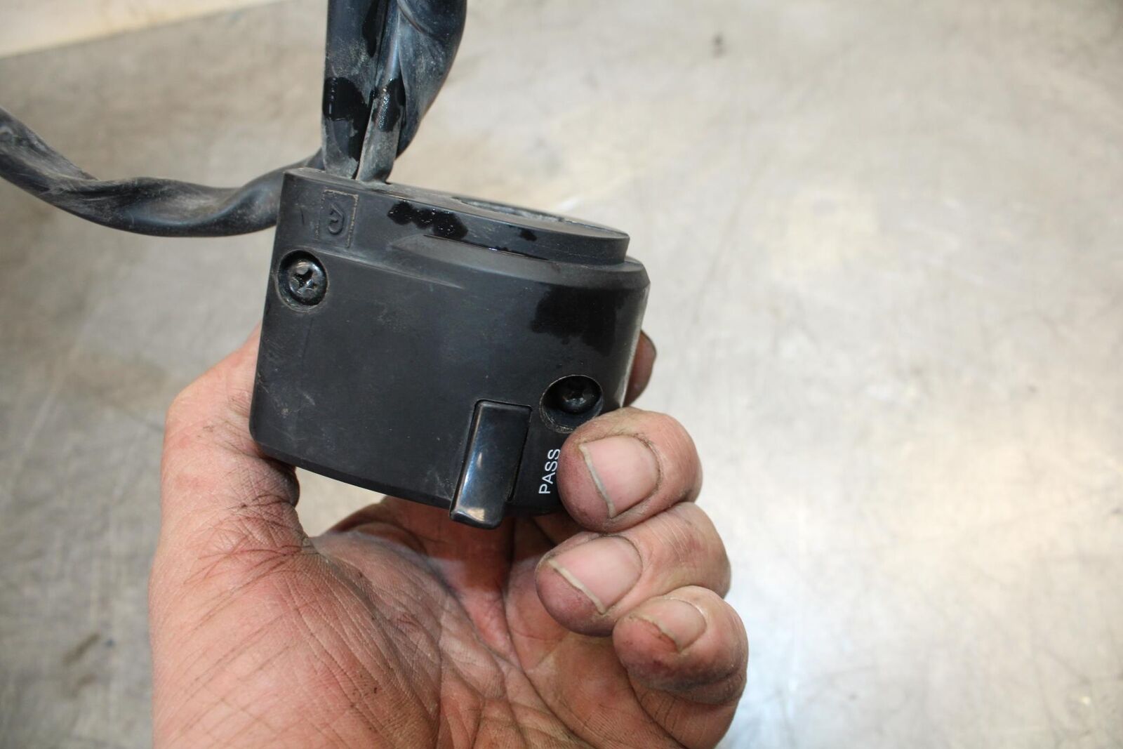 18 KAWASAKI Z 400 LEFT CLIP ON HANDLE HORN SIGNALS SWITCH SWITCHES BB469