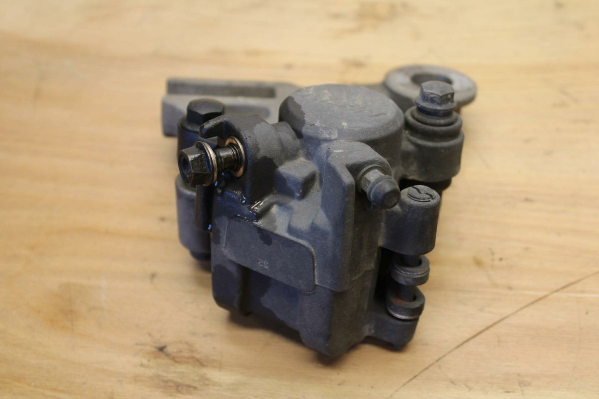 01-06 HONDA CBR600F4I REAR BACK BRAKE CALIPER W MOUNT BRACKET BB314