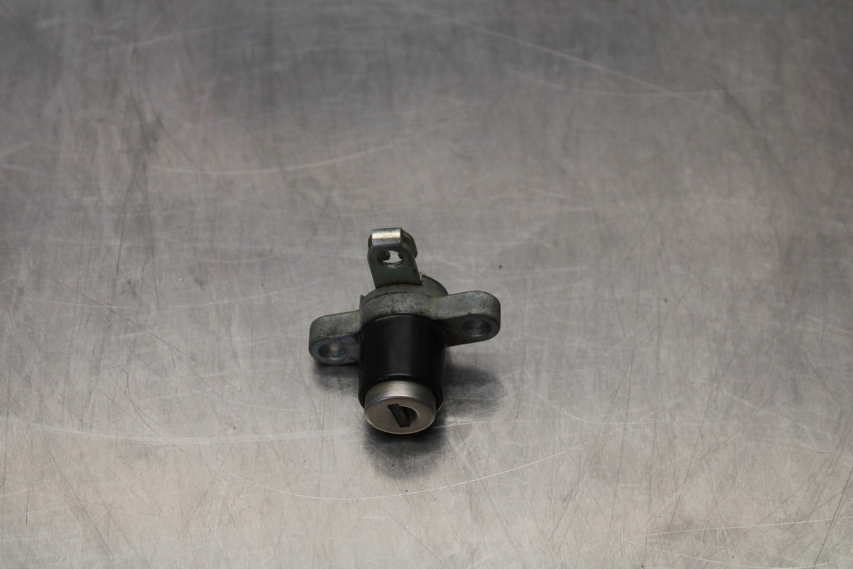 09 YAMAHA V STAR 950 IGNITION LOCK KEY SET W/ GAS CAP AND SEAT LOCK BB172