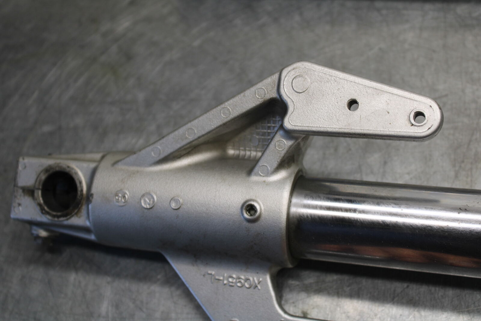 05-06 SUZUKI BOULEVARD M50 FRONT FORKS SHOCK SUSPENSION SET PAIR BB671