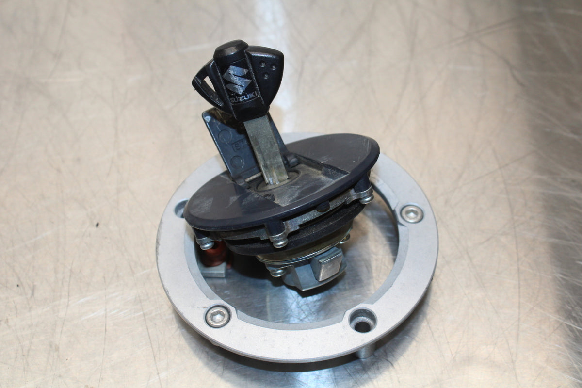11 SUZUKI GSXR1000 IGNITION LOCK KEY SET W/ GAS CAP AND SEAT LOCK BB142