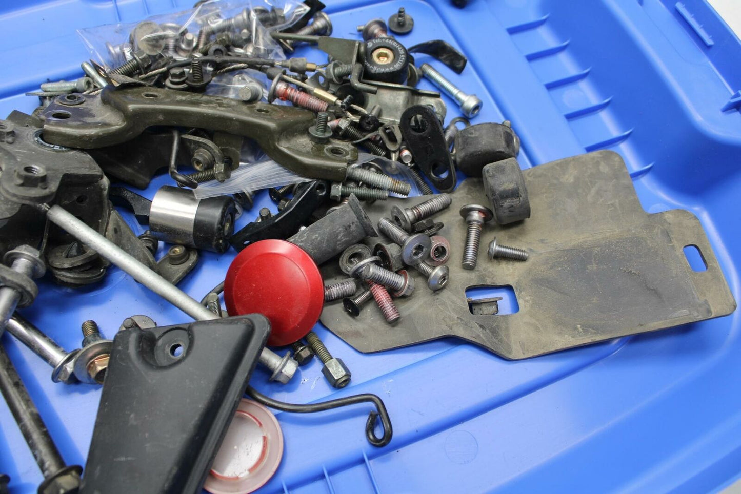 06-07 KAWASAKI NINJA 650R EX650A  LEFTOVER BOLTS HARDWARE MOTOR SCREWS  BB271