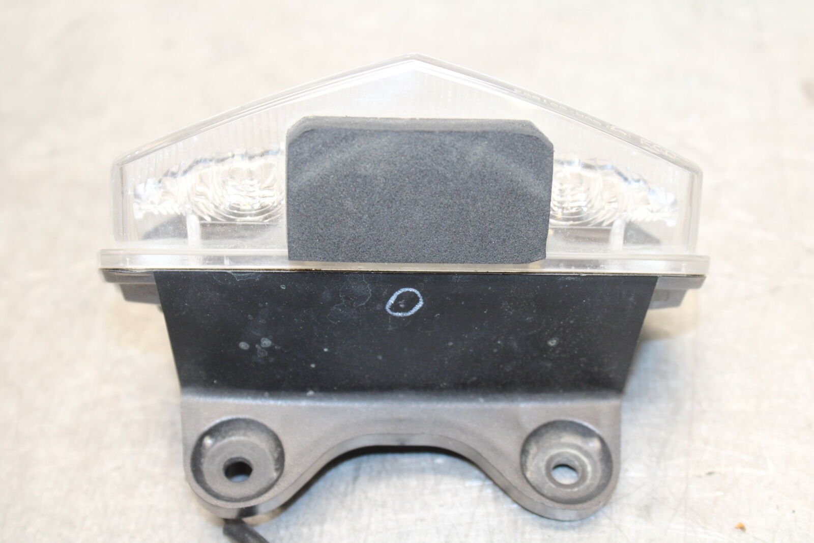 16 KAWASAKI NINJA ZX10R FRONT CENTER RUNNING LIGHT BB650