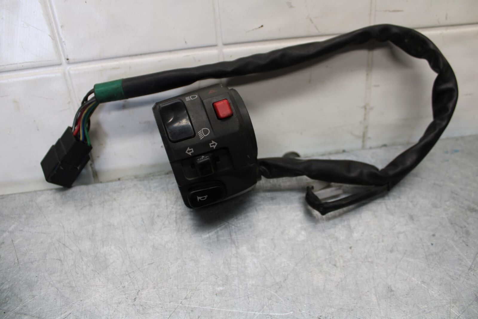 06-07 KAWASAKI NINJA ZX14R LEFT CLIP ON HANDLE SIGNALS SWITCH SWITCHES BB433