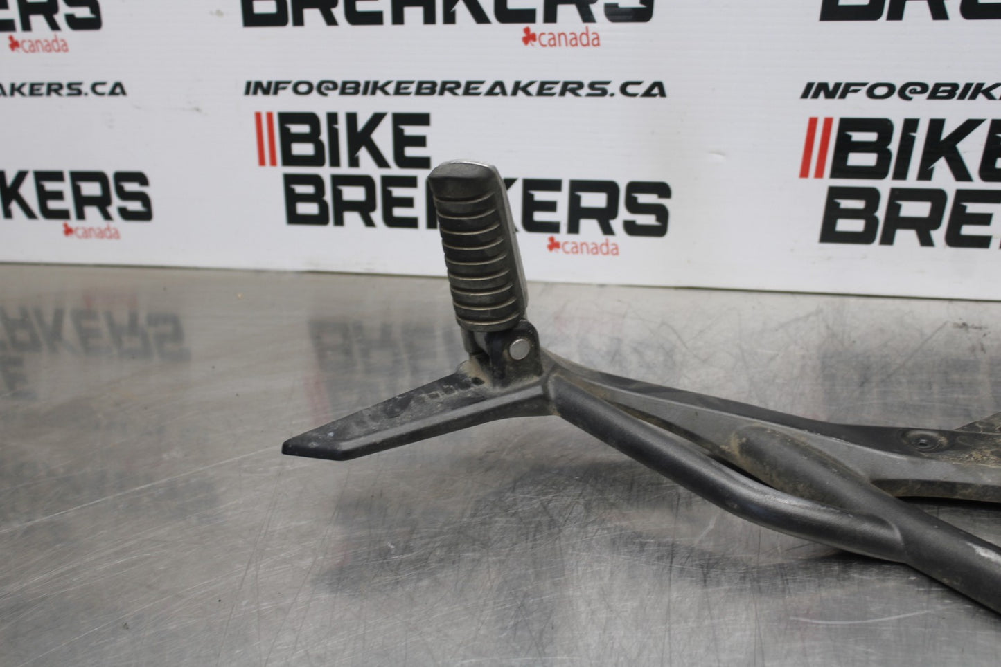 09-10 KAWASAKI ER-6N LEFT REARSET REAR SET DRIVER FOOT PEG REST STOP BB205