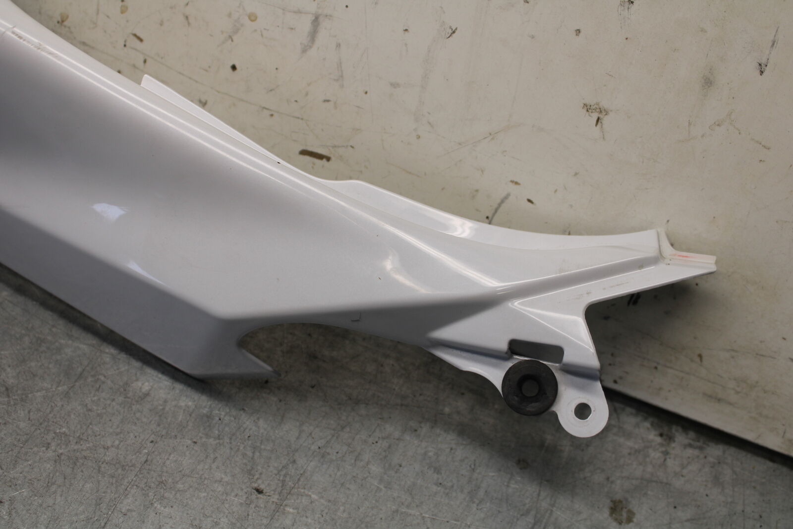 18-23 KAWASAKI NINJA 400 RIGHT REAR BACK TAIL FAIRING COWL SHROUD BB660