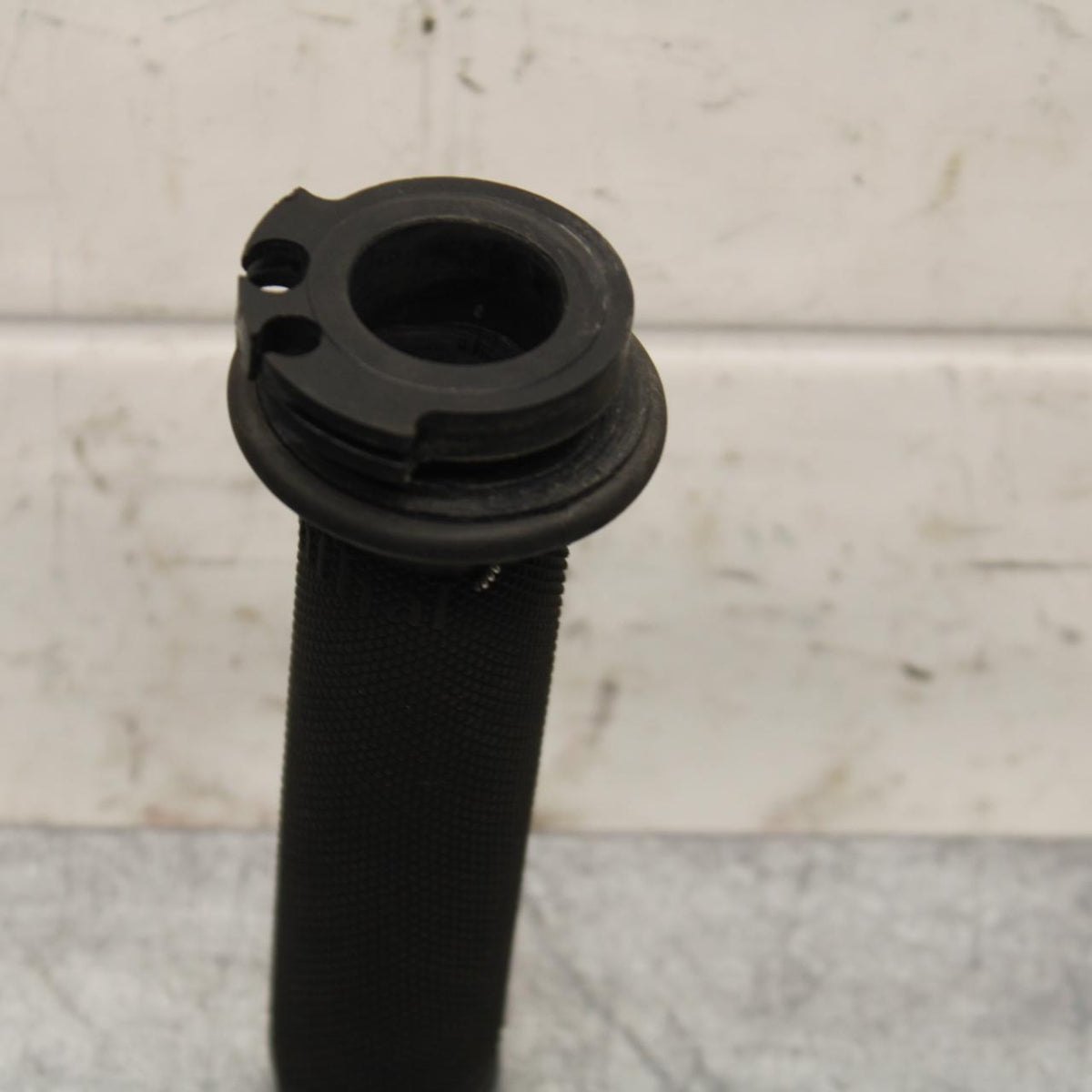 05 YAMAHA YZF R6S RIGHT THROTTLE GRIP BB600