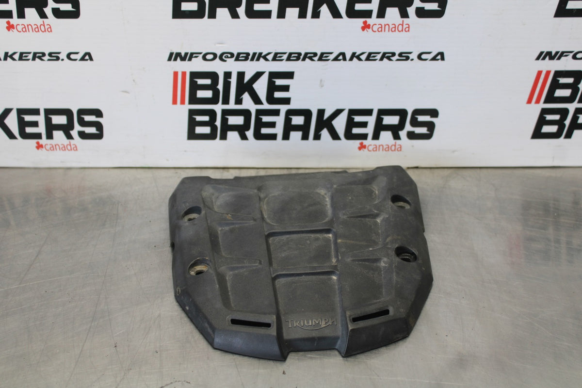 15 TRIUMPH TIGER 800 REAR RACK FAIRING COWL COVER TRIM BB873