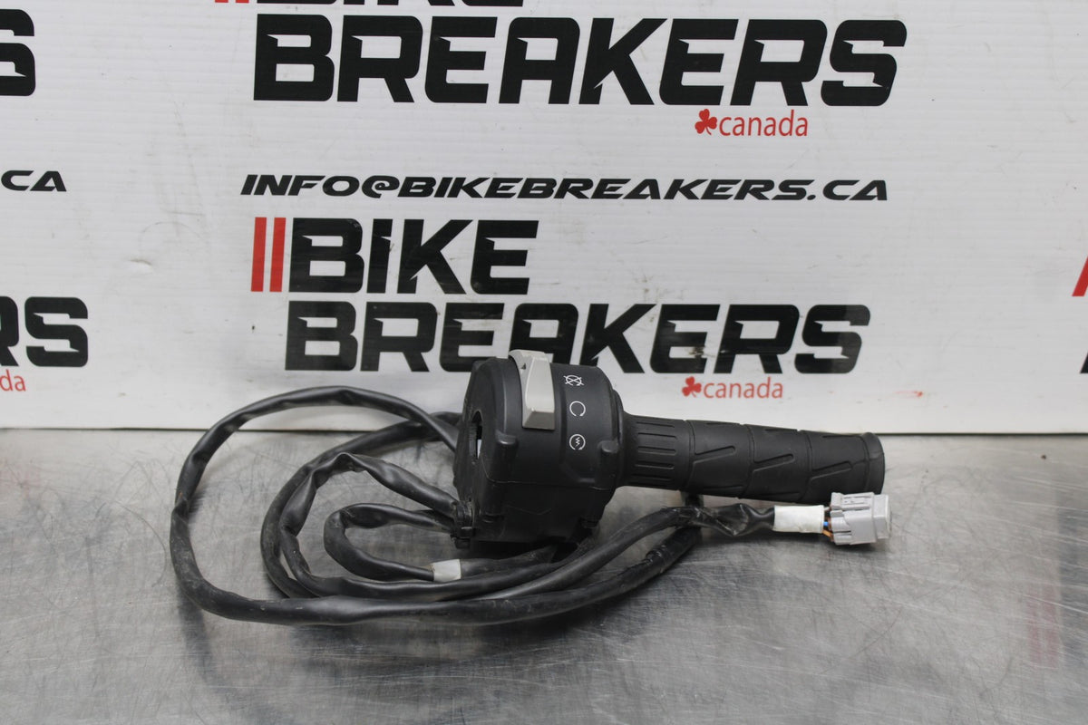 22 KAWASAKI NINJA 1000SX RIGHT CLIP ON HANDLE KILL OFF START SWITCHES BB780