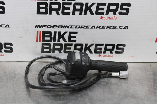 22 KAWASAKI NINJA 1000SX RIGHT CLIP ON HANDLE KILL OFF START SWITCHES BB780