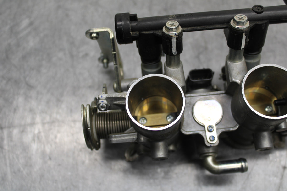 19-21 YAMAHA YZF R3 MAIN FUEL INJECTORS / THROTTLE BODIES BB121