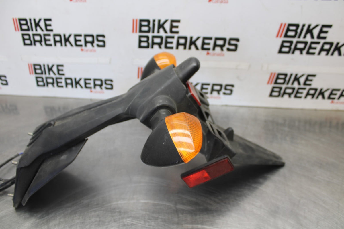 17-18 YAMAHA YZF R3 REAR BACK FENDER MUD GUARD BB00