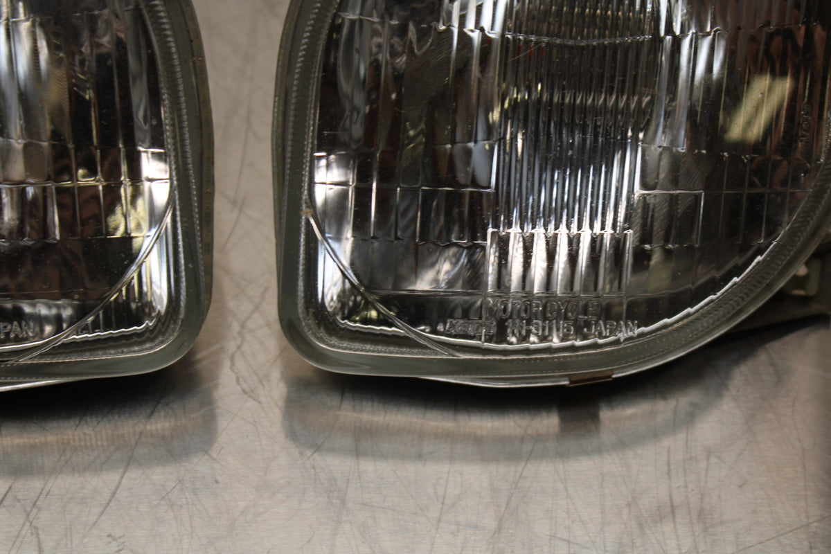 96 YAMAHA YZF750R FRONT HEADLIGHT HEAD LIGHT LAMP BB137