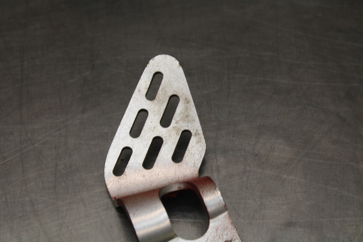 05 YAMAHA YZF R6 RIGHT REARSET REAR SET HEEL GUARD COVER BB858