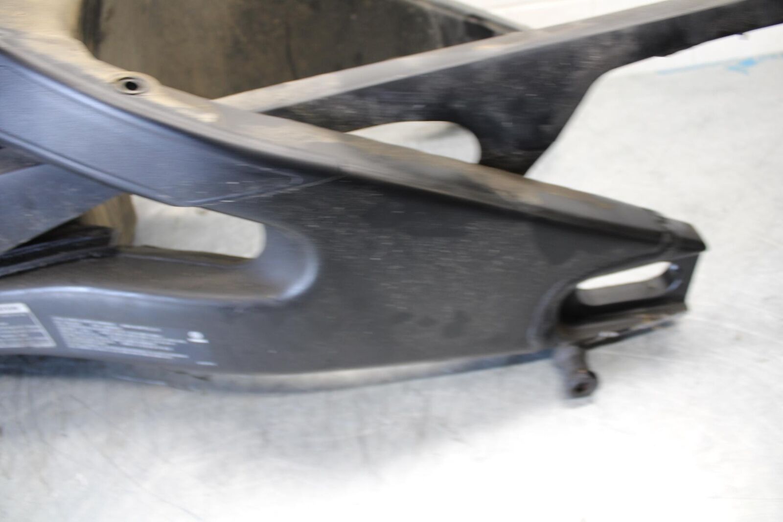 08-16 YAMAHA YZF R6 REAR SWINGARM  SUSPENSION SWING ARM 13S-22110-00-00 BB436