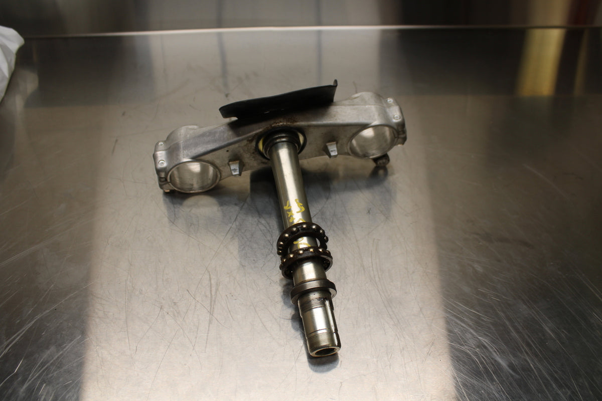 08-10 SUZUKI GSXR750 FRONT FORKS CLAMP LOWER TRIPLE TREE STEM BB630
