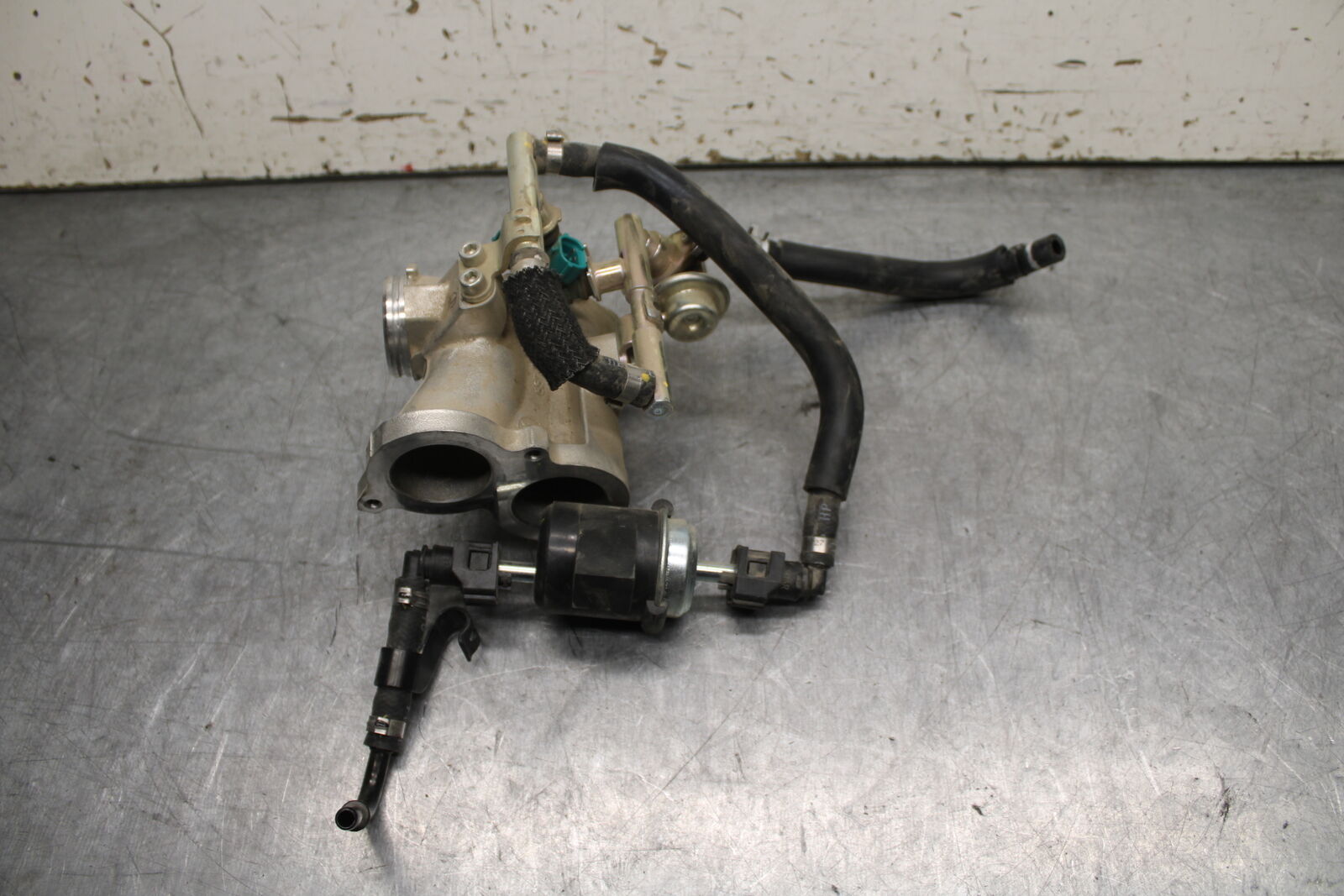 17-24 YAMAHA BOLT XVS950 AIR INTAKE MANIFOLD BB729