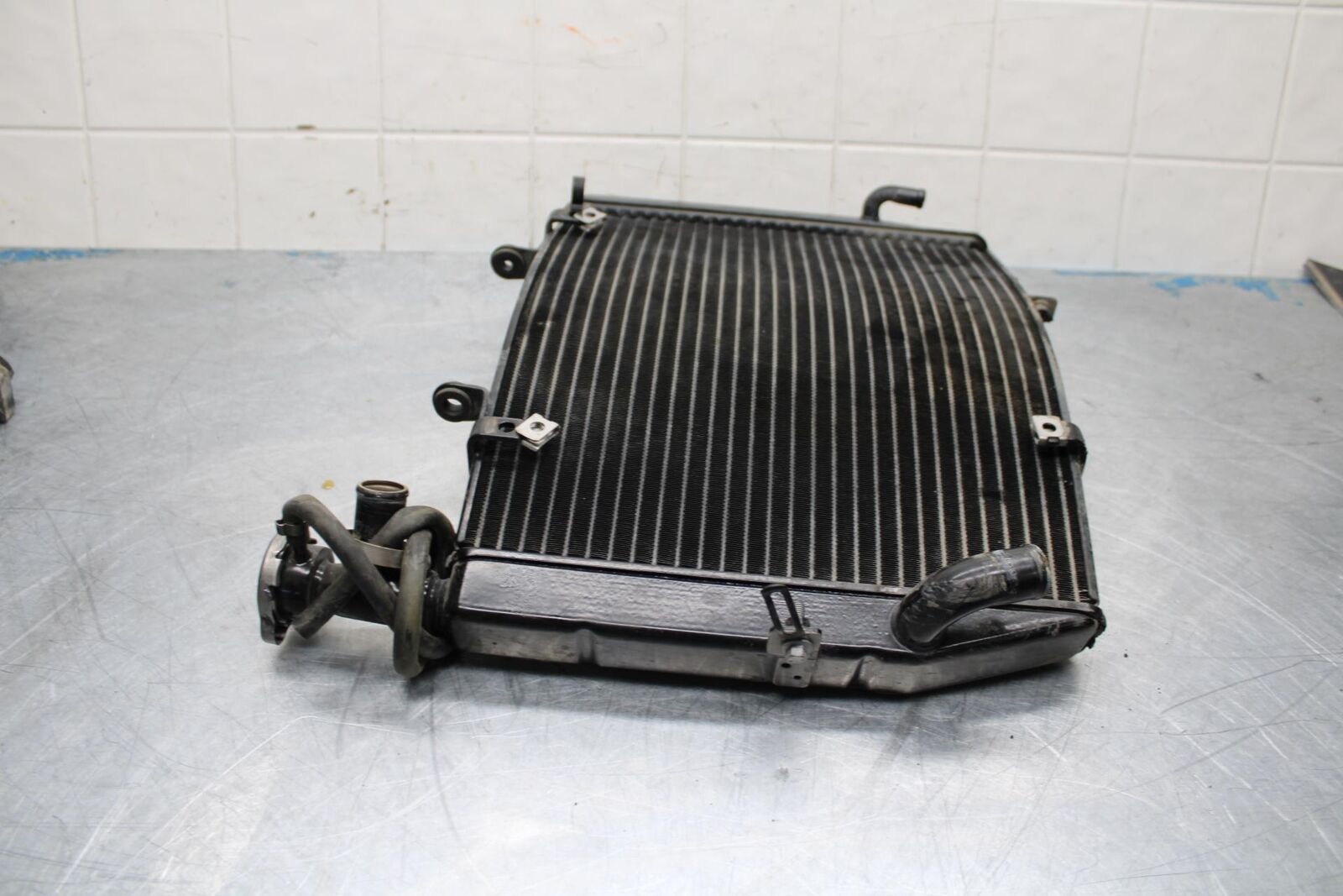 06-07 TRIUMPH DAYTONA 675 DAYTONA 675 ENGINE RADIATOR MOTOR COOLER COOLING BB441