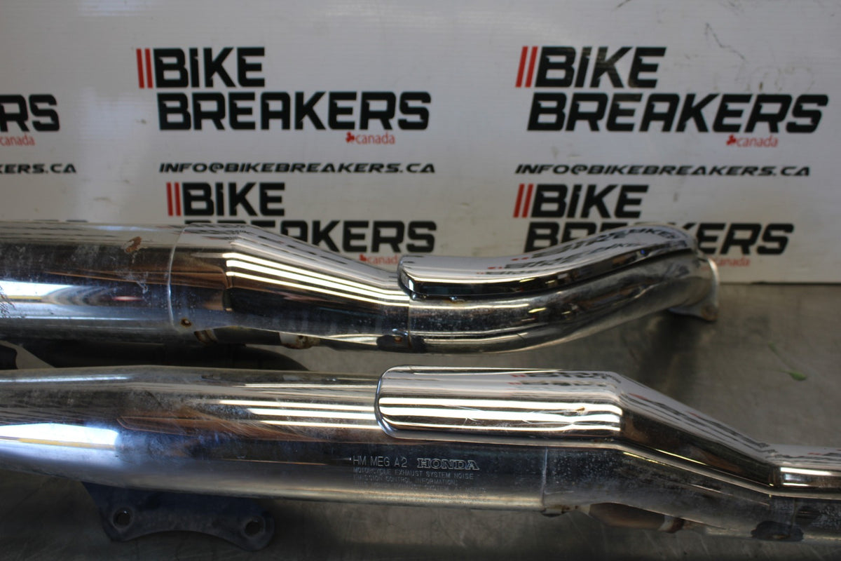 14 HONDA SHADOW 750 VT750C2B FULL EXHAUST PIPE HEADER BB867
