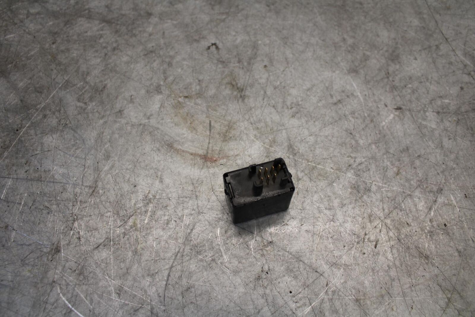 06-07 SUZUKI GSXR750 TURN SIGNAL BLINKER RELAY FLASHER SWITCH 38610-03F00 BB543