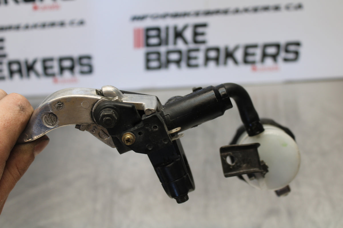 00 SUZUKI SV650 FRONT BRAKE MASTER CYLINDER w/ LEVER BB156