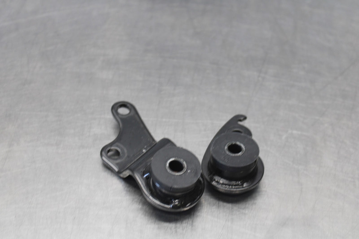 11-26 SUZUKI GSXR750 EXHAUST PIPE MUFFLER CAN BRACKETS BB882