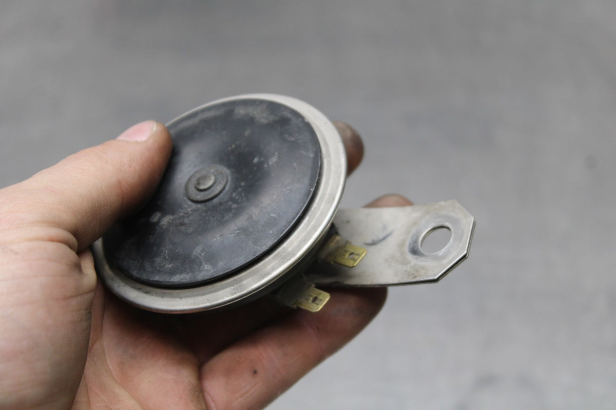 05-06 SUZUKI GSXR1000 HORN SIGNAL BB773