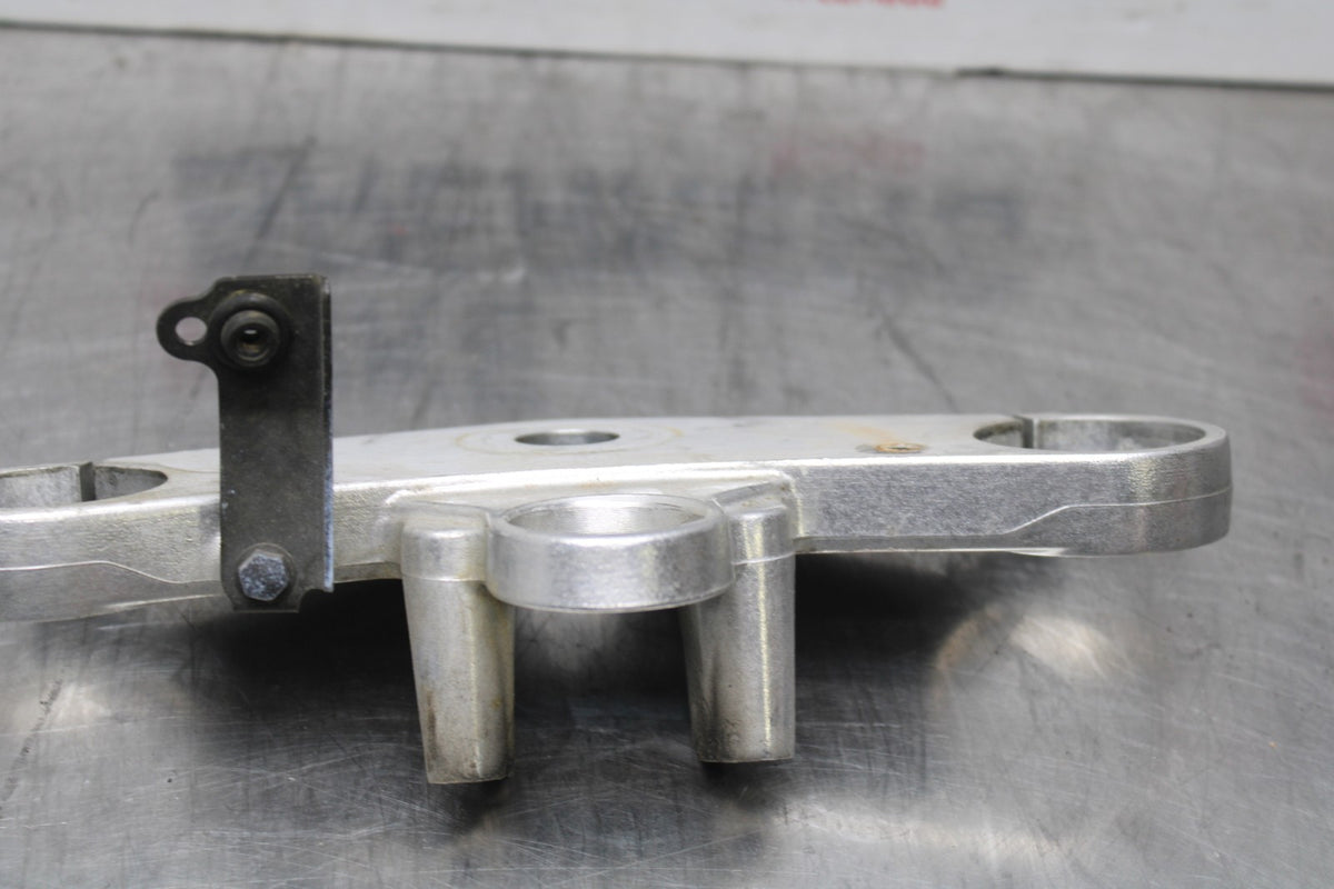 98 KAWASAKI NINJA ZX6 FORKS UPPER TRIPLE TREE CLAMP BB870