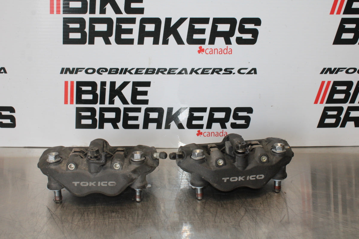 05-06 HONDA CBR600RR RIGHT LEFT FRONT BRAKE CALIPER SET PAIR CALIPERS BB159