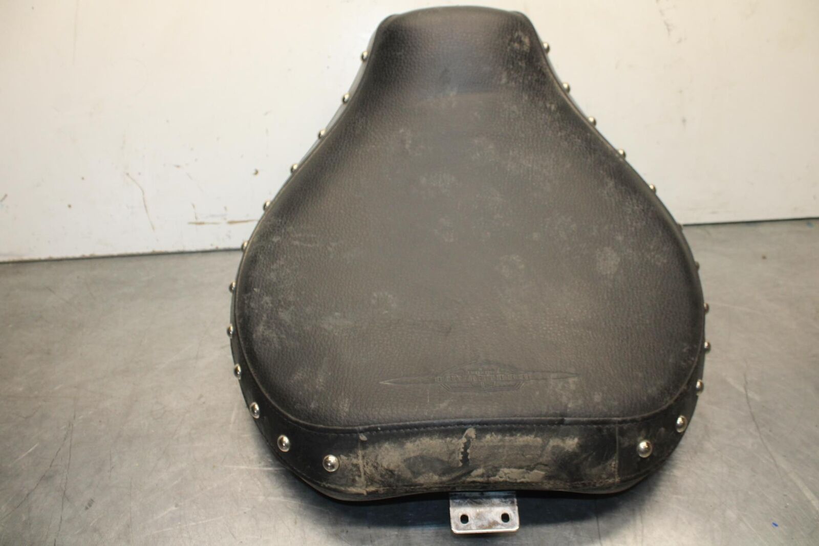 2013 Suzuki Boulevard C50T FRONT DRIVERS SEAT 45100-06J00-V4Y BB625