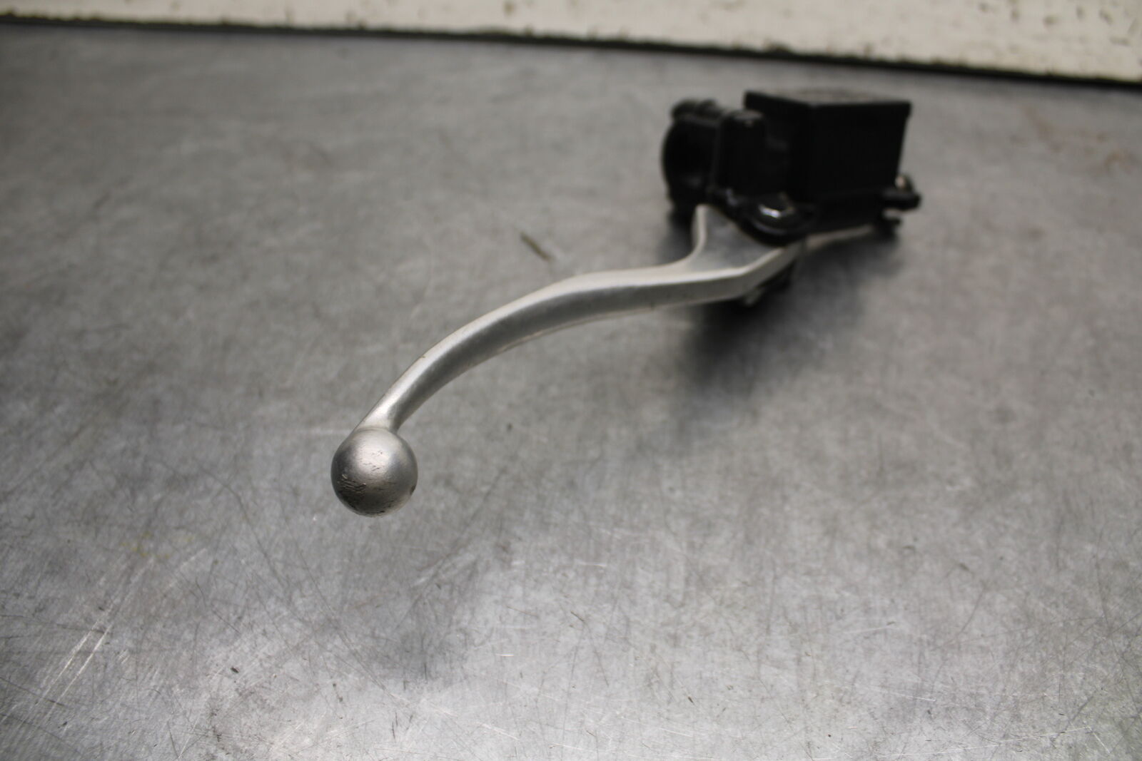 13-15 HONDA CBR500R FRONT BRAKE MASTER CYLINDER w/ LEVER 45510-MGZ-305 BB315