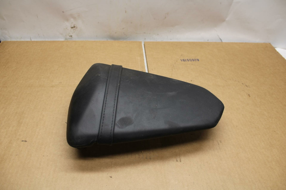 19-21 YAMAHA YZF R3 REAR BACK PASSENGER TANDEM SEAT PAD SADDLE PILLION BB378