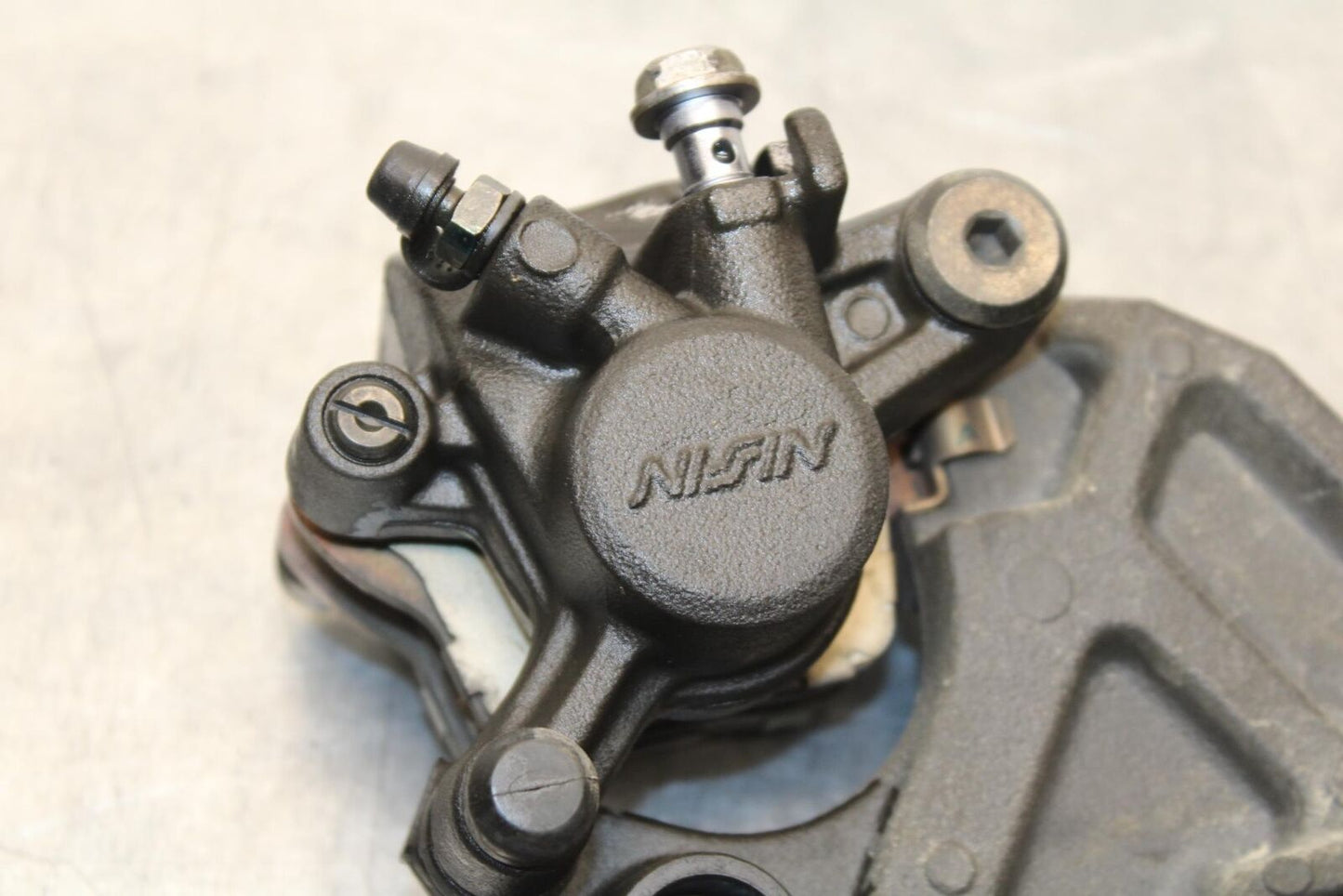 16-20 KAWASAKI ZX10R REAR BACK BRAKE CALIPER W MOUNT BRACKET BB591