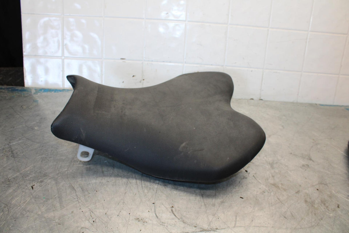 09-16 SUZUKI GSXR1000 FRONT DRIVERS SEAT PAD SADDLE PILLION BB439
